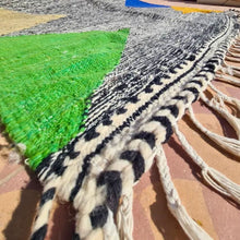 Cargar imagen en el visor de la galería, Handmade Moroccan Berber Wool Rug - Waves of Colors
