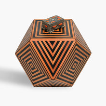 Carregar imagem no visualizador da galeria, hexagonal_dark_mini_table
