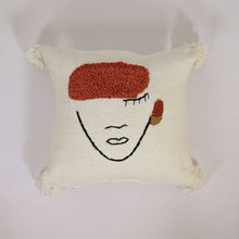 Charger l&#39;image dans la galerie, Soft decorative pillow - Embroidered Moroccan
